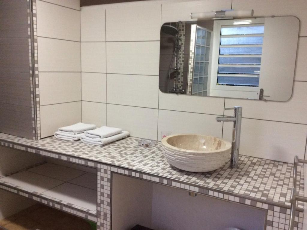 Confortable T1 Le Gosier, Wi-Fi, Piscine Dans Gite Le Gosier  Zewnętrze zdjęcie